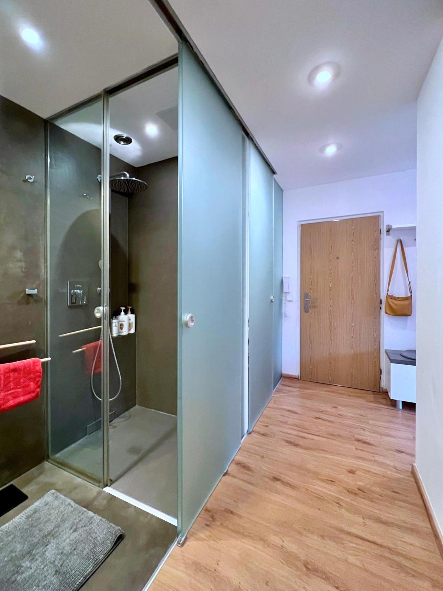 Jana's Apartment, Free Parking Praag